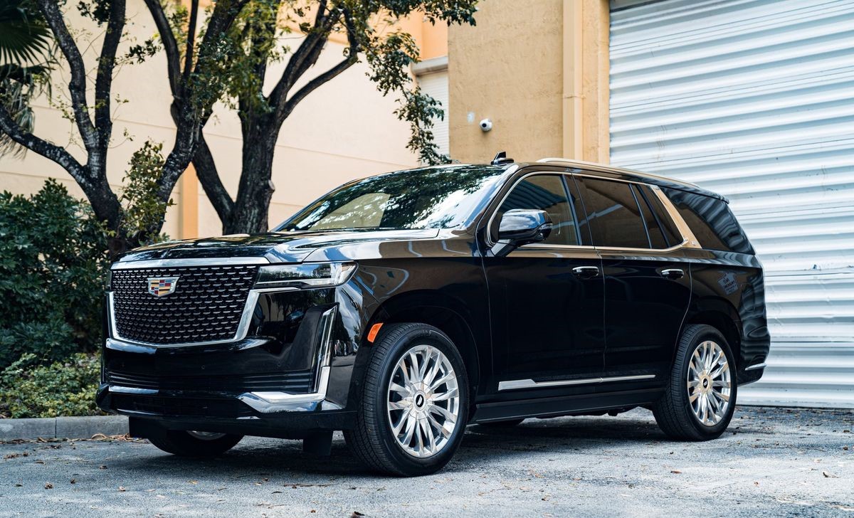 Limo Airport Transportation in Connecticut – Travel in Style & Comfort
